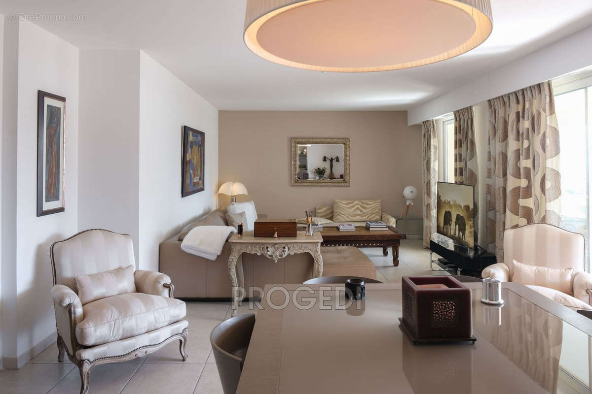 Appartement à BEAUSOLEIL