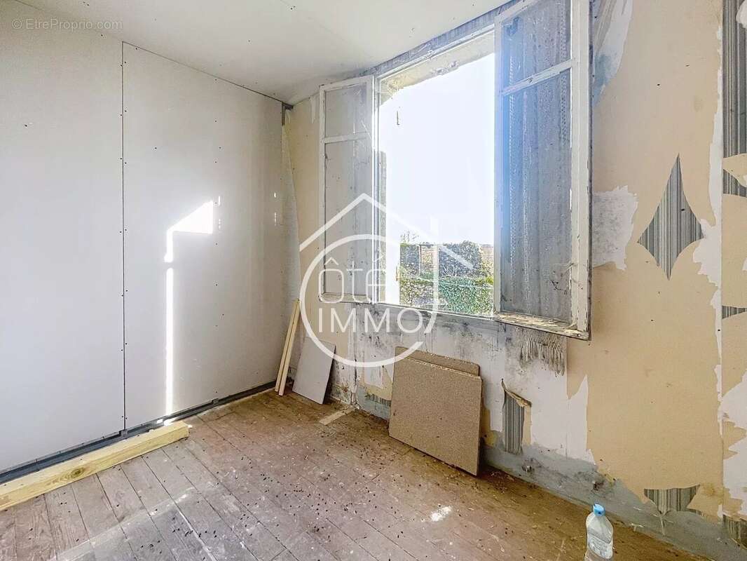Pujols : Maison de charme à rénover - photo 10
