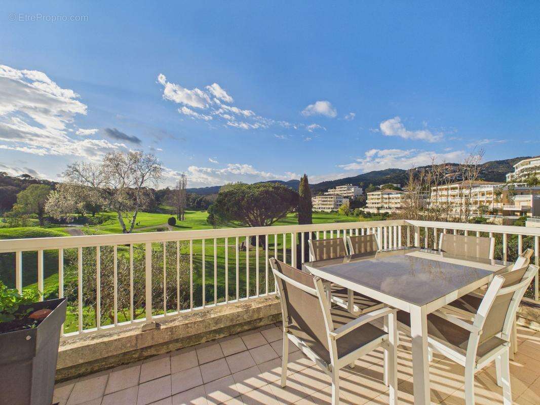 Appartement à MANDELIEU-LA-NAPOULE