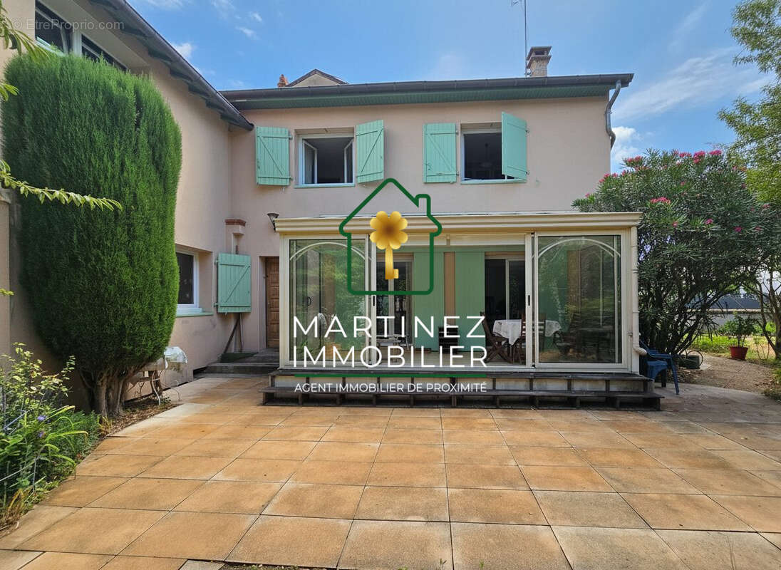 Maison 166 m² à Lyon-8e  - photo 2