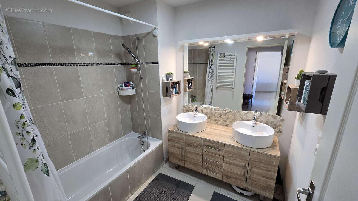 Appartement à LE MUY