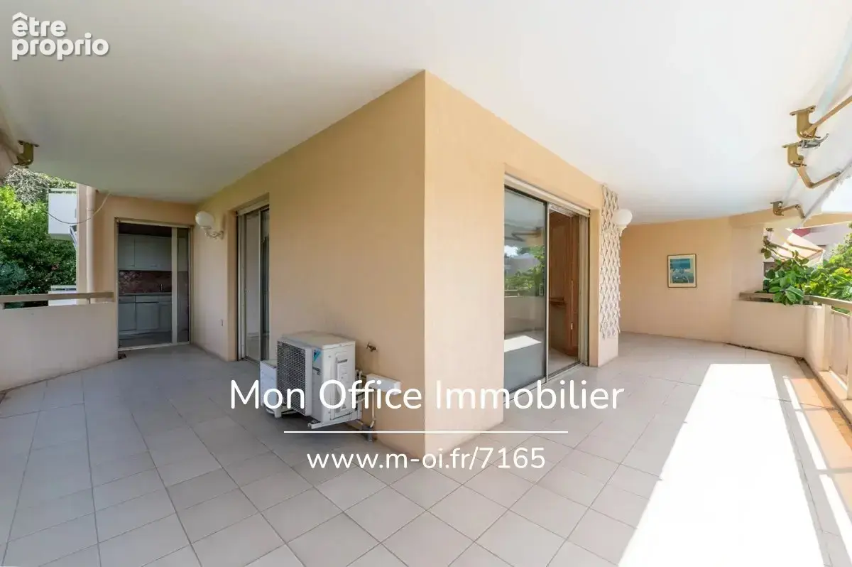 Référence : 7165-MDI - Appartement de 100m2 avec un terrase et un double garage à Cannes - photo 3