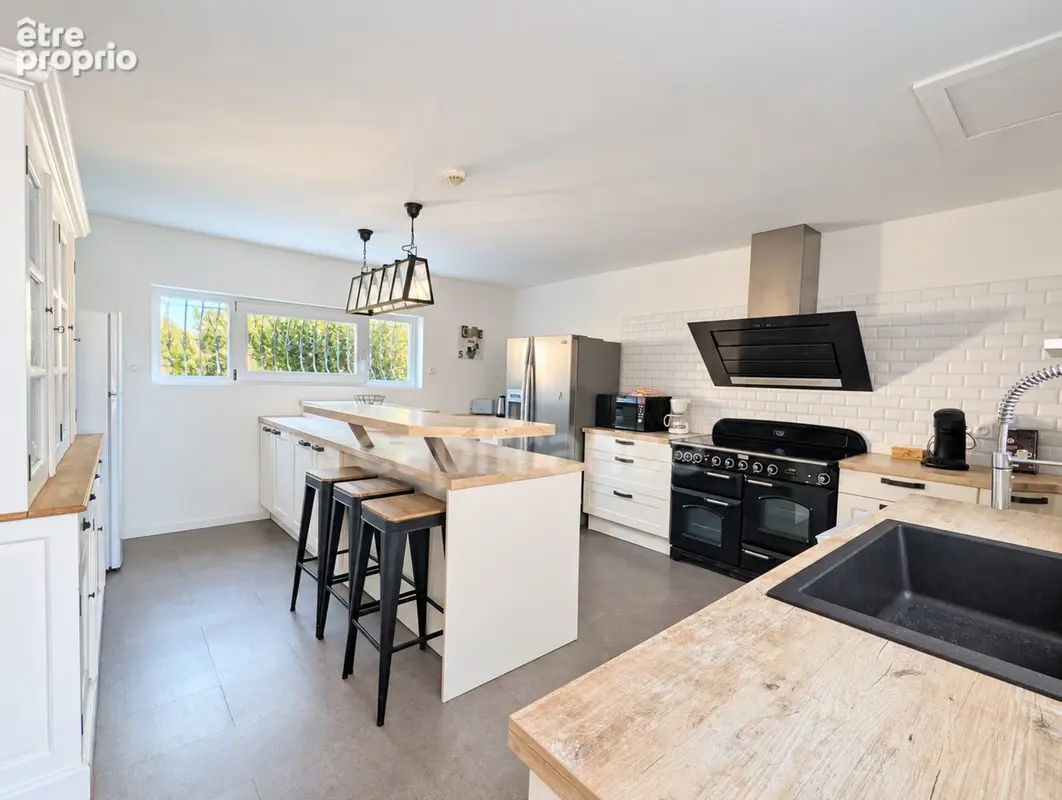 RONCE LES BAINS – À quelques pas de la plage – Appartement 7 pièces de 130 m² avec terrasse et balcon - photo 12