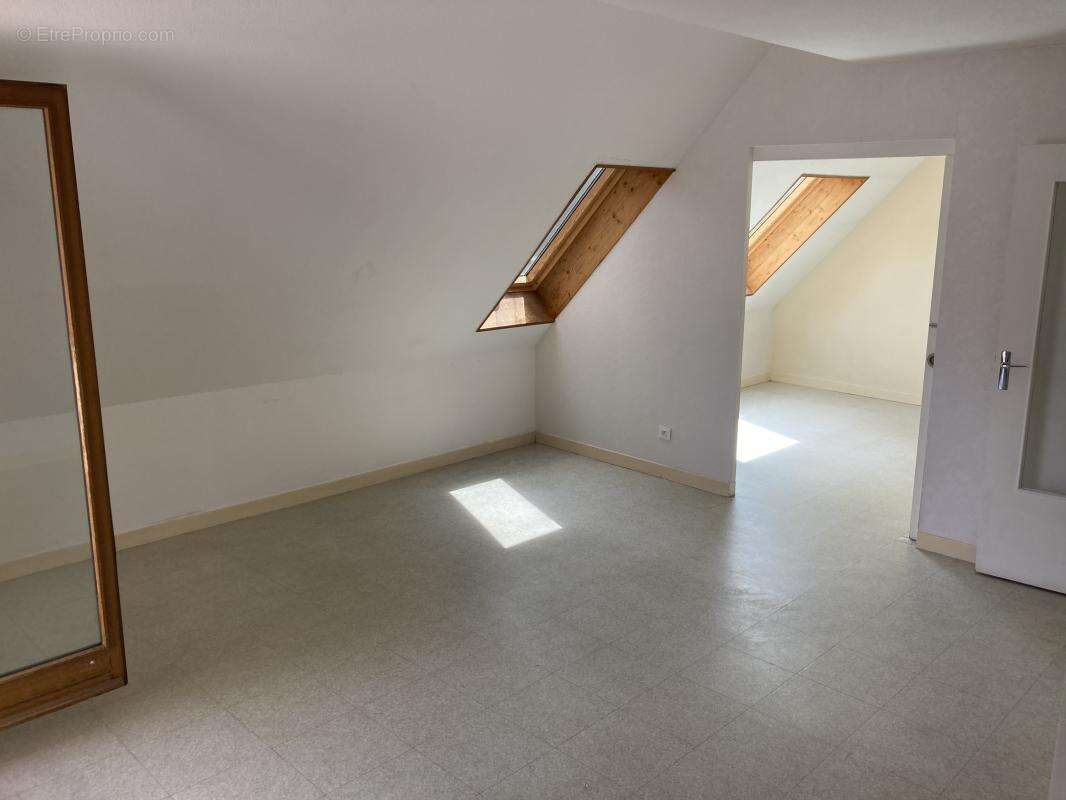 Appartement à POISY