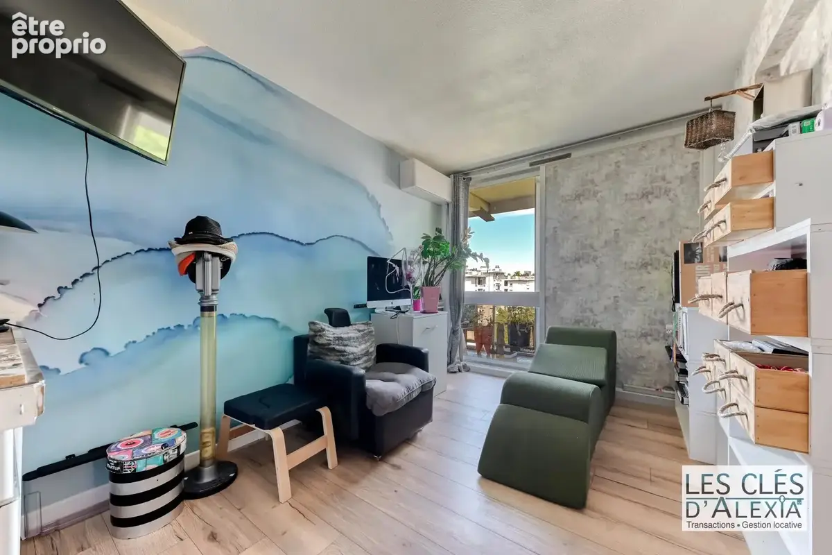 Superbe appartement familial rénové avec balcon filant – Résidence de standing avec parc & tennis - photo 8