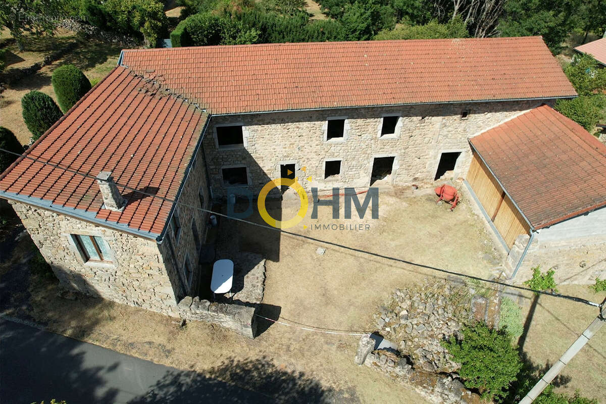 Ensemble immobilier avec une maison habitation habitable et un ancien corps de ferme avec toiture neuve a  ame - photo 2