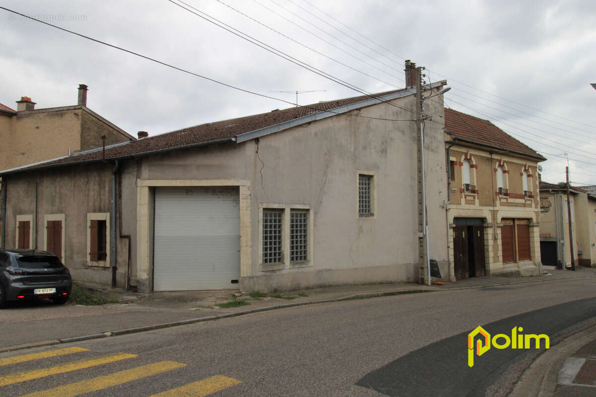 Appartement à THIAUCOURT-REGNIEVILLE