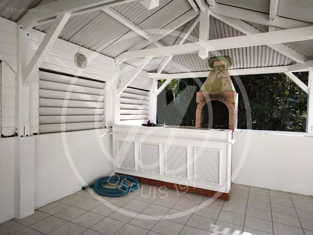 Maison à BAIE-MAHAULT