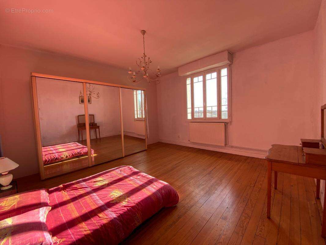 Maison à AMBARES-ET-LAGRAVE