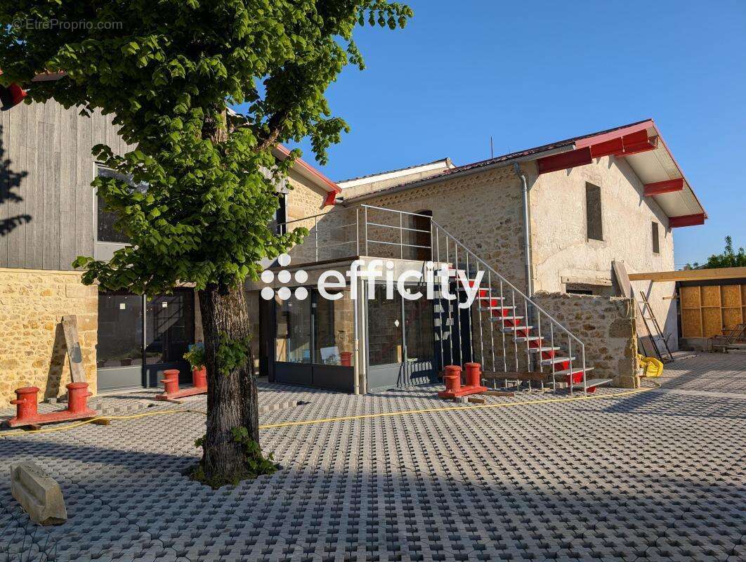 Maison à VENDAYS-MONTALIVET