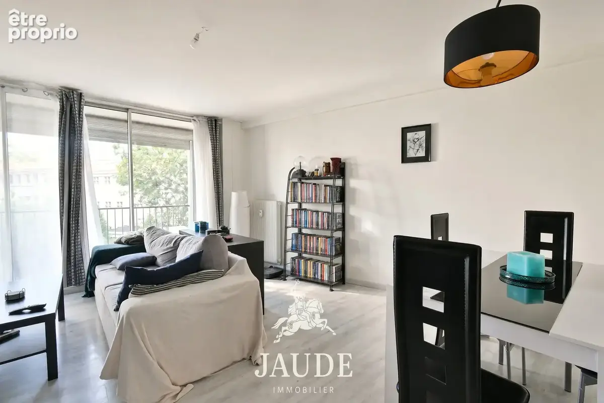 Appartement T3 Climatisé de 65 m2 avec balcon, garage et cave   Avenue des Thermes, Chamalières - photo 2
