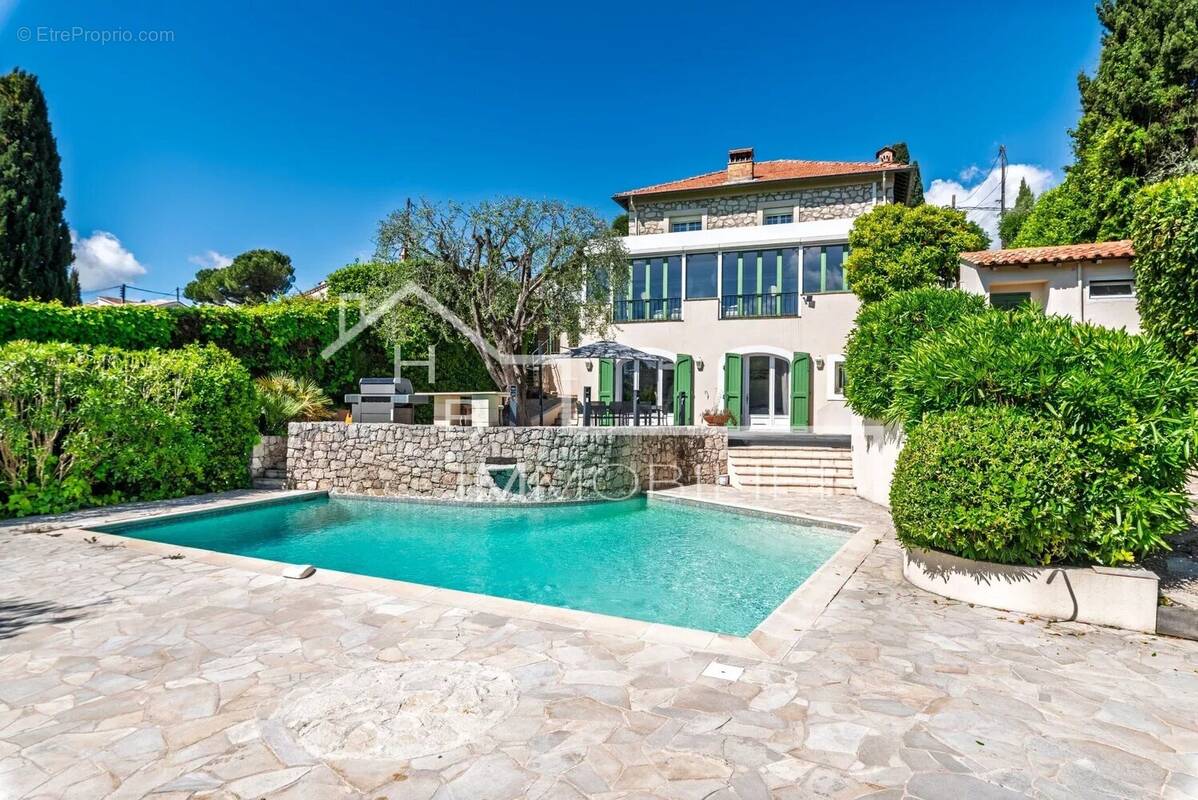 Photo Maison à Cagnes-Sur-Mer au prix de 1 160 000€