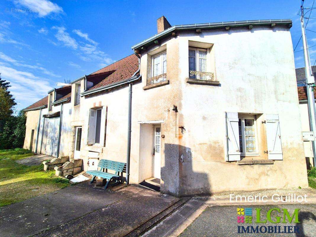 Maison à rénover – 124 m² habitables – Grange - Atelier - Grand appentis - Deux Caves – Terrain clos de 759 m² – Blois (41000) ( - photo 4