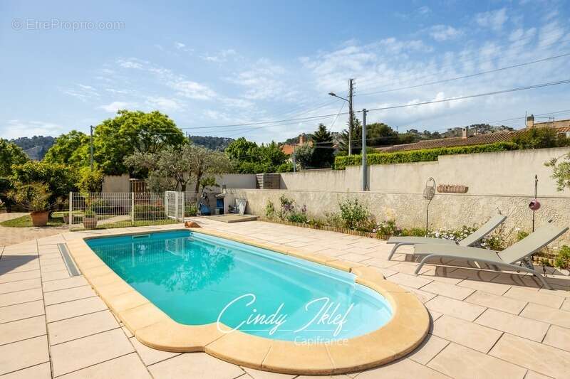 Maison à CHATEAUNEUF-LES-MARTIGUES