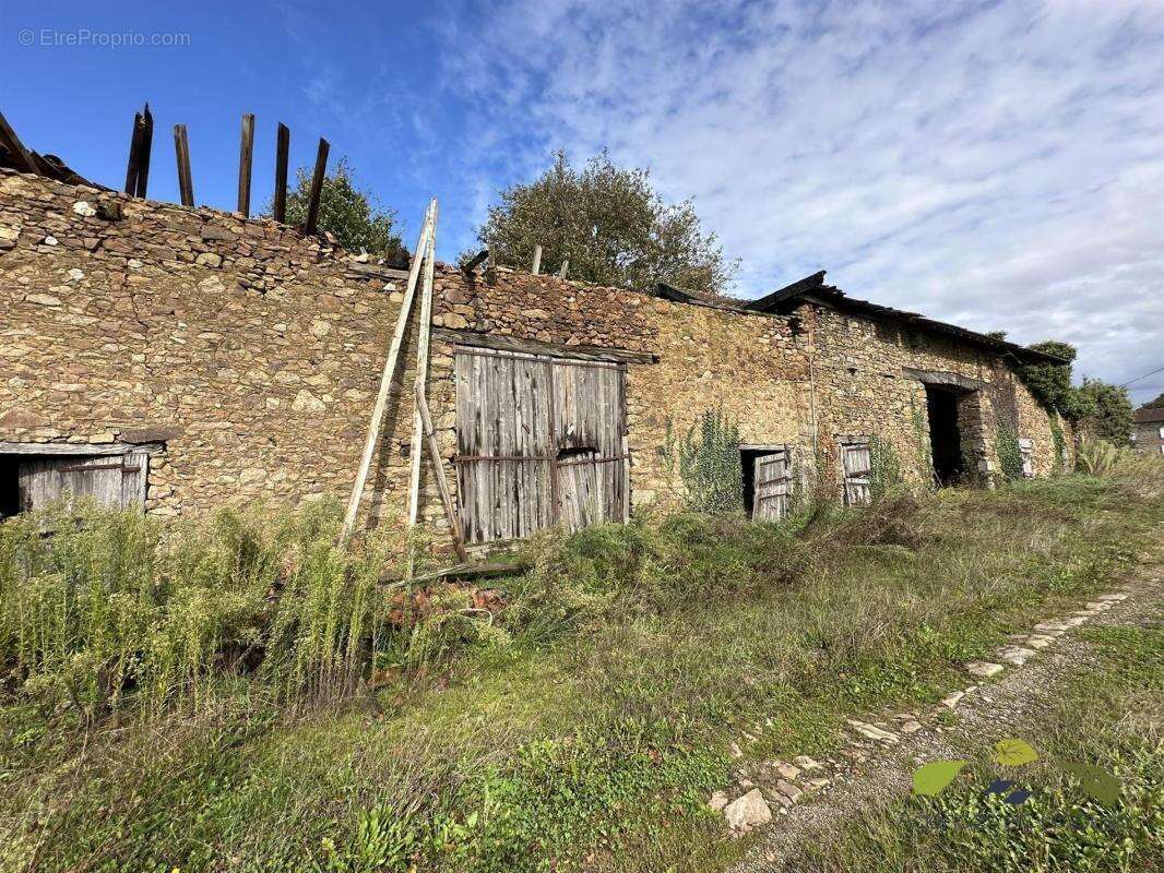 Maison à SAINT-LEONARD-DE-NOBLAT