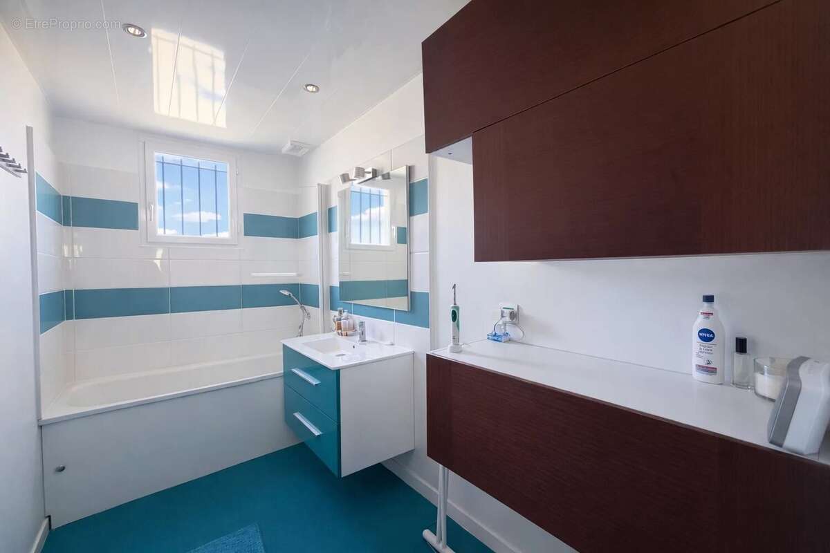 Maison à VERNEUIL-L'ETANG