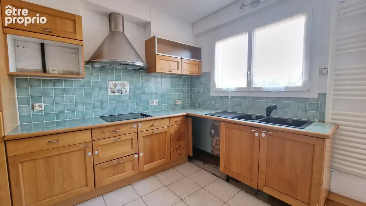 Maison familiale avec dépendance à Marly-la-Ville. - photo 4