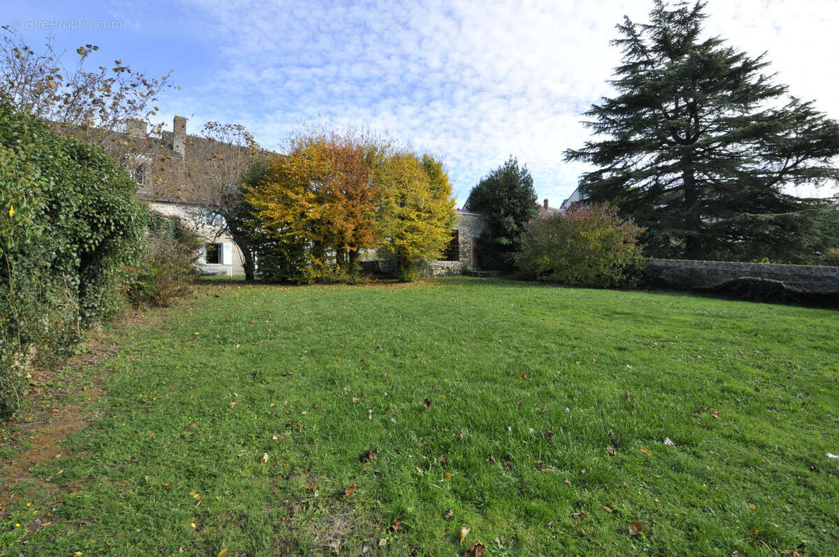 Maison à PIERRE-BUFFIERE