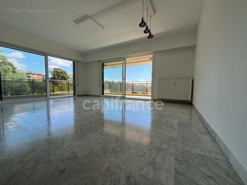 Appartement à LE CANNET