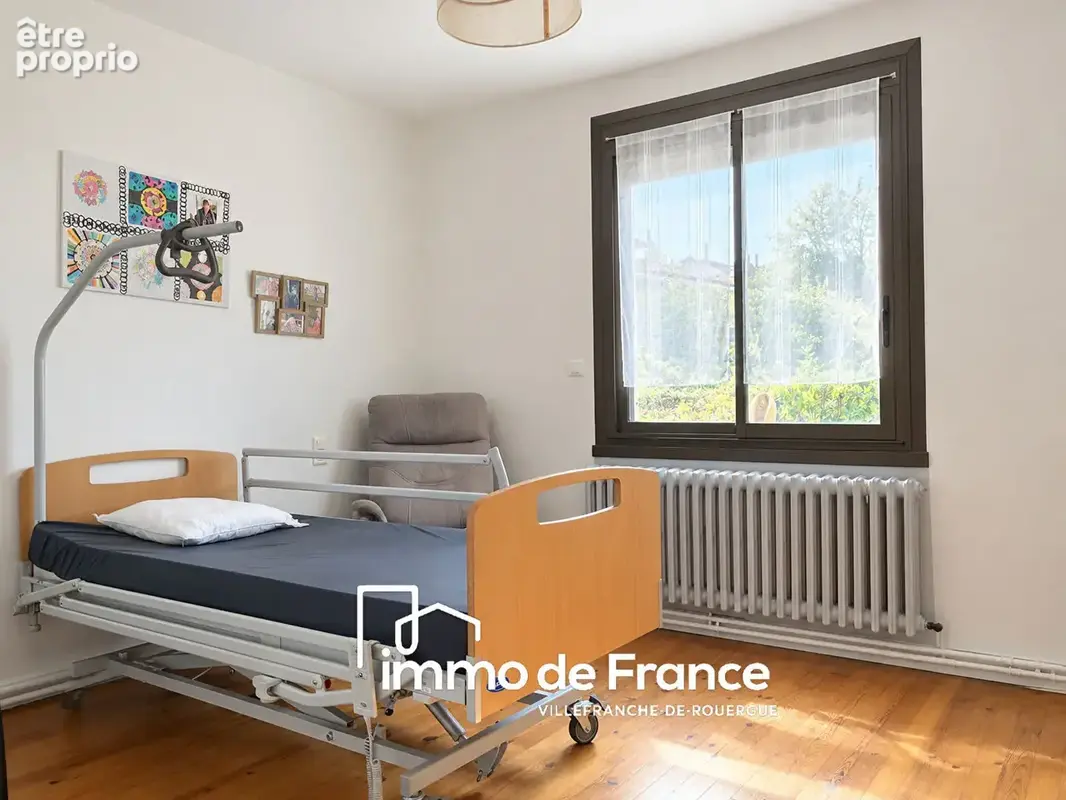 Maison T6 sur deux niveaux , garage et terrain - photo 6