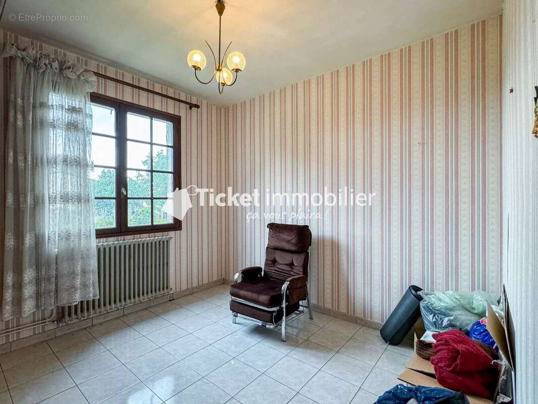 Maison à MONDONVILLE