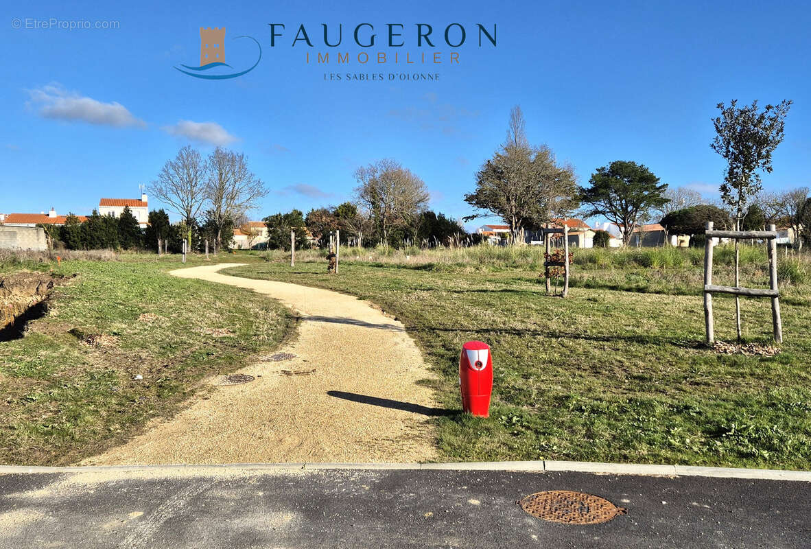 Terrain à OLONNE-SUR-MER