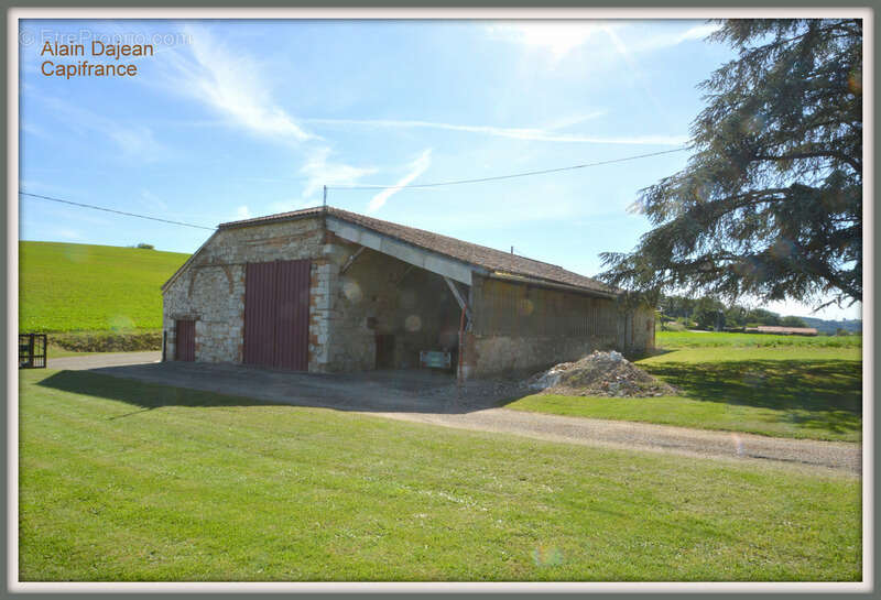 Dpt Lot et Garonne (47), à vendre proche d' AGEN Propriété P8 de 385 m² plus dépendances de 400 M2- Terrain de 25 HA - photo 26