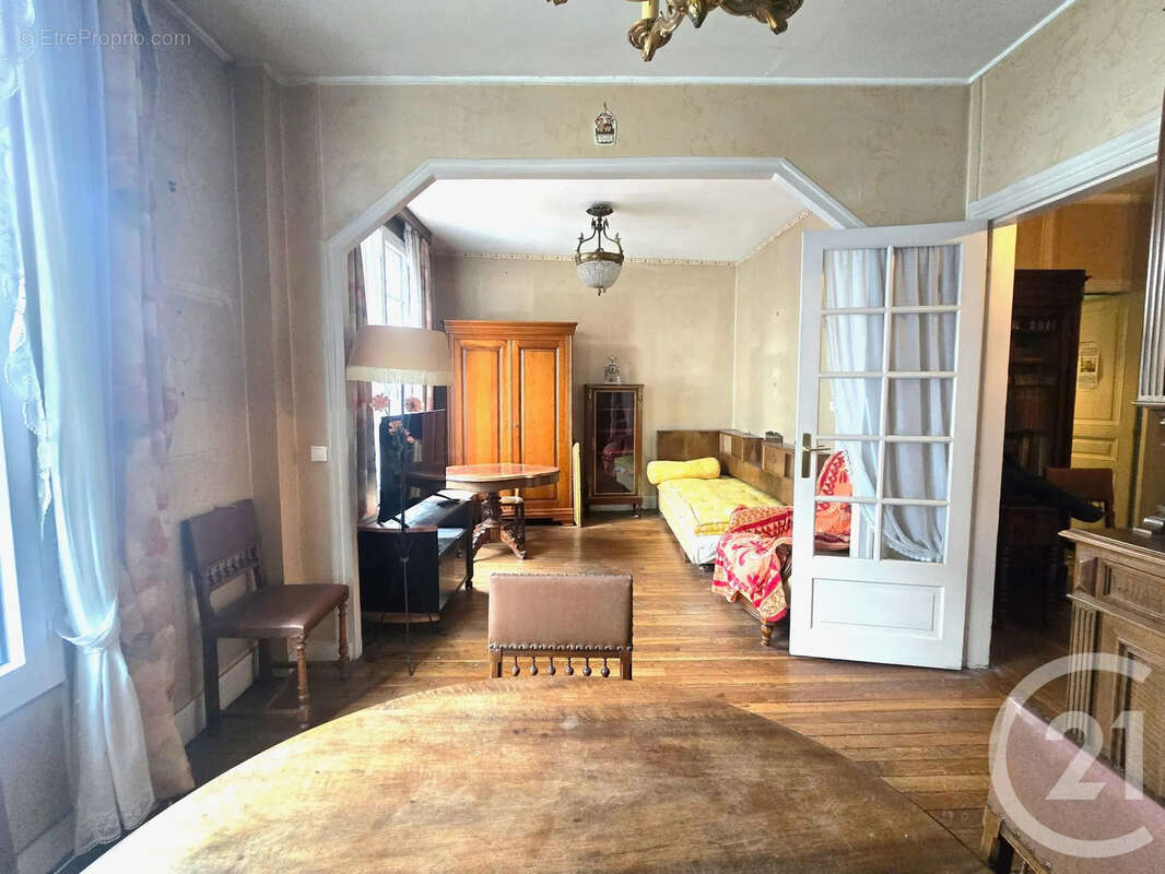 Appartement à SAINT-MAUR-DES-FOSSES