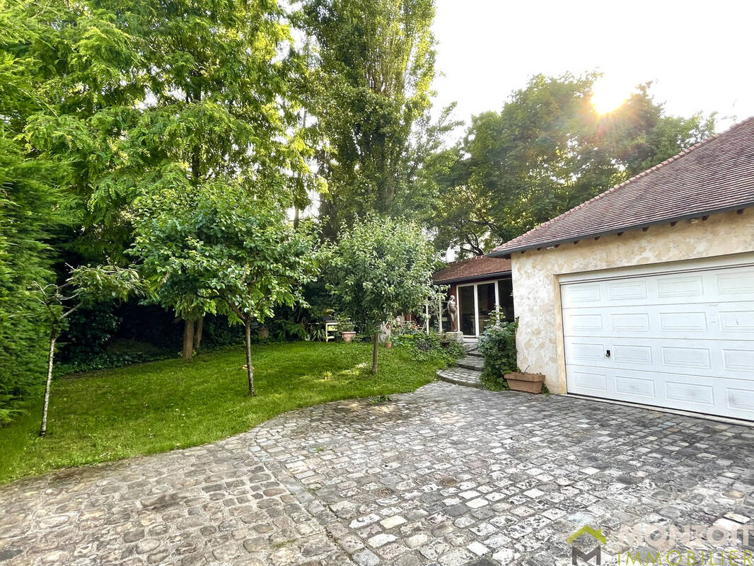 Maison à THIAIS