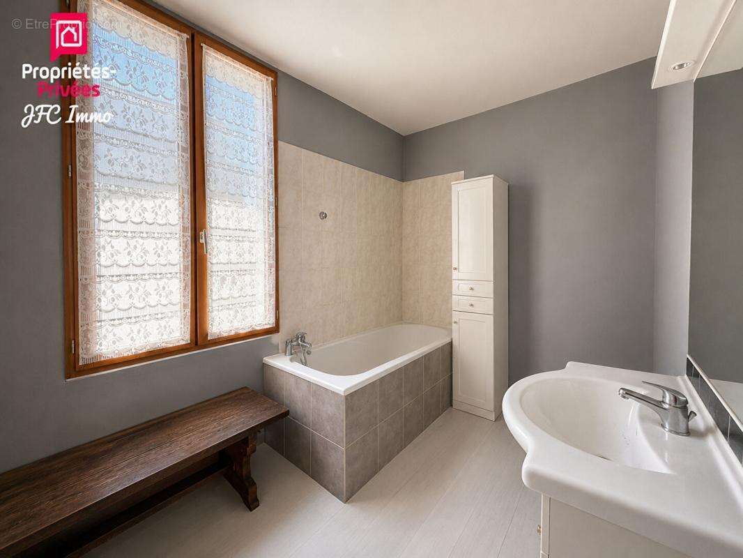 Maison Laversine 7 pièce(s) 140 m2 + dépendances - photo 6