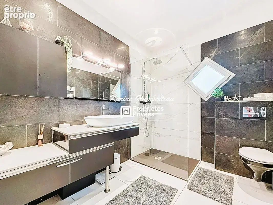 Villa de plain-pied avec piscine & garage - photo 15