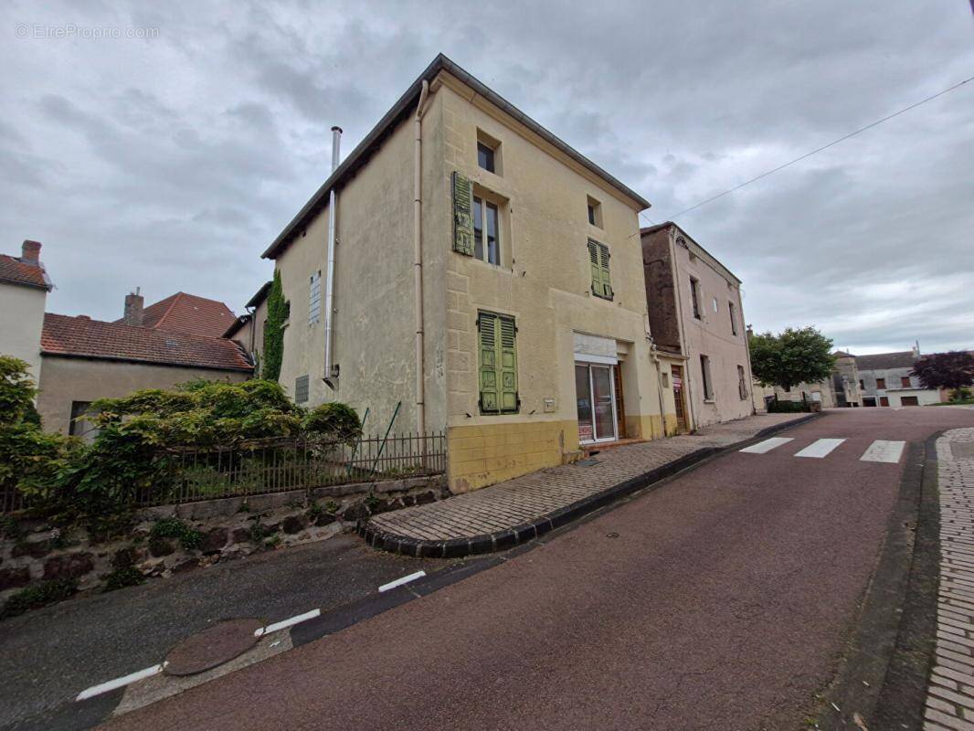 Maison à SAINT-MARTIN-D'ESTREAUX