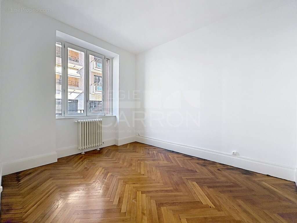 Lyon 6 / triangle d'or / crequi t2 52m² parfait etat 230000€ - photo 6
