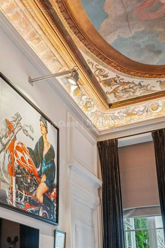 Appartement à PARIS-2E