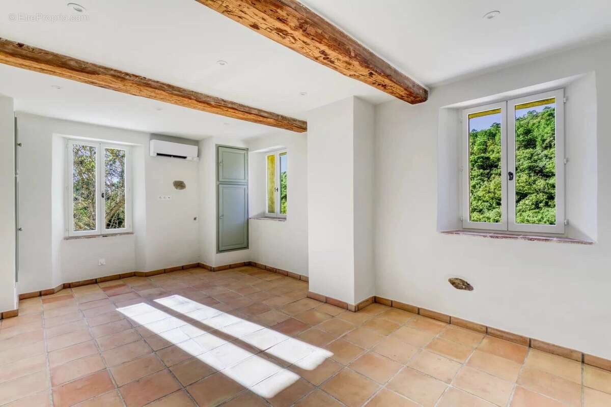 Maison à LA GARDE-FREINET