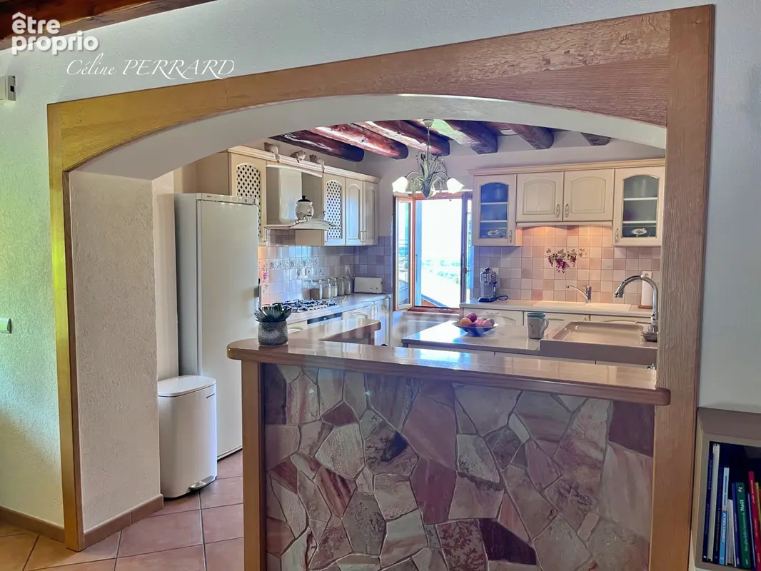 SAINT CERGUES (74), Un bien rare aux multiples possibilités ! 7 pièces avec un appartement indépendant + une bâtisse indépendant - photo 12