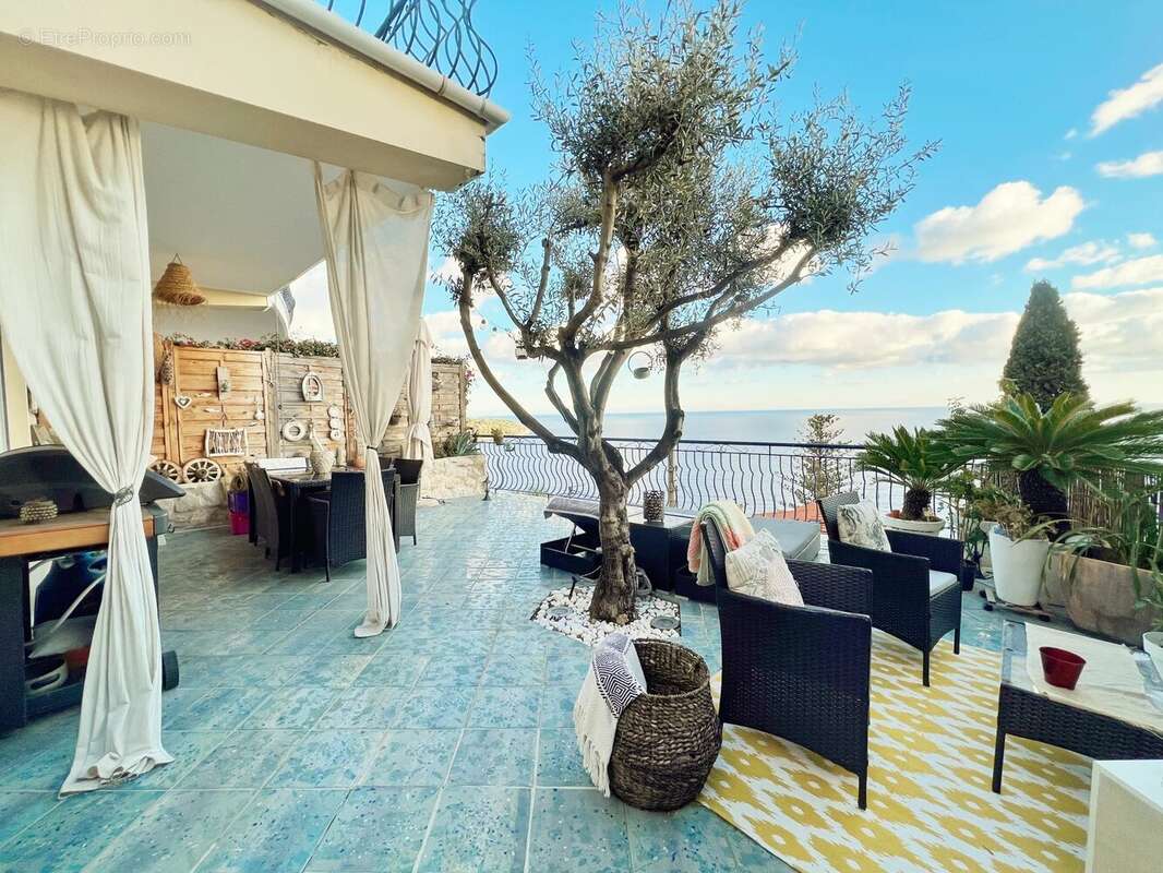 Appartement à ROQUEBRUNE-CAP-MARTIN