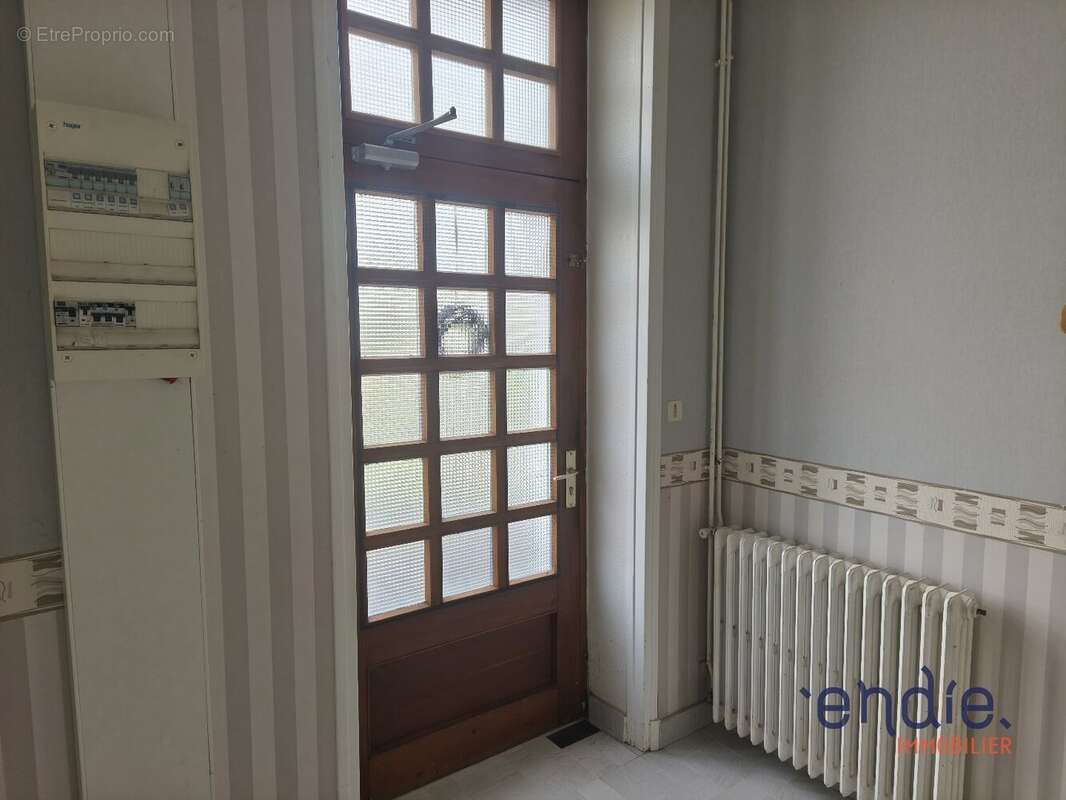 Maison à COSNE-D&#039;ALLIER