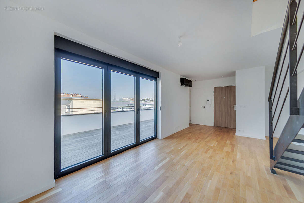 Appartement à PARIS-15E
