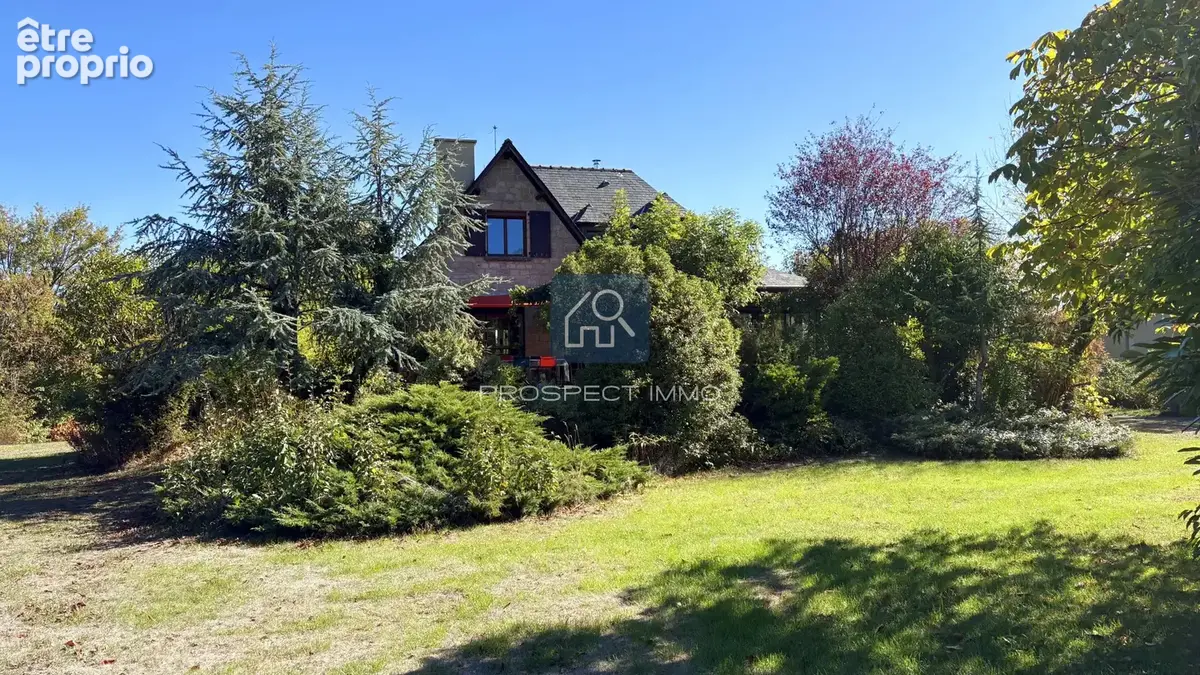 Maison avec terrain et garage - photo 1