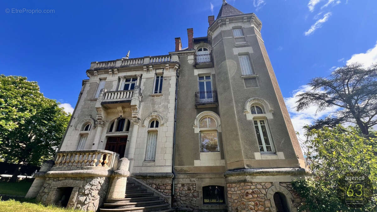 Autre à CLERMONT-FERRAND