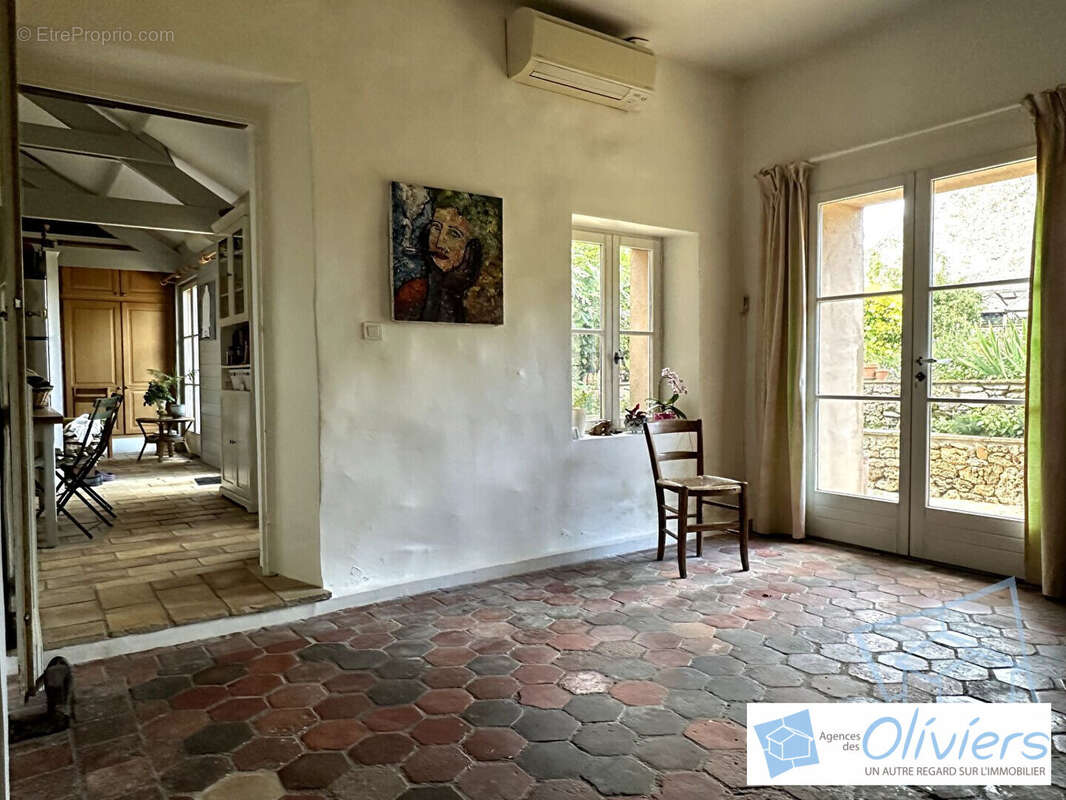 Maison à DAMPIERRE-EN-YVELINES