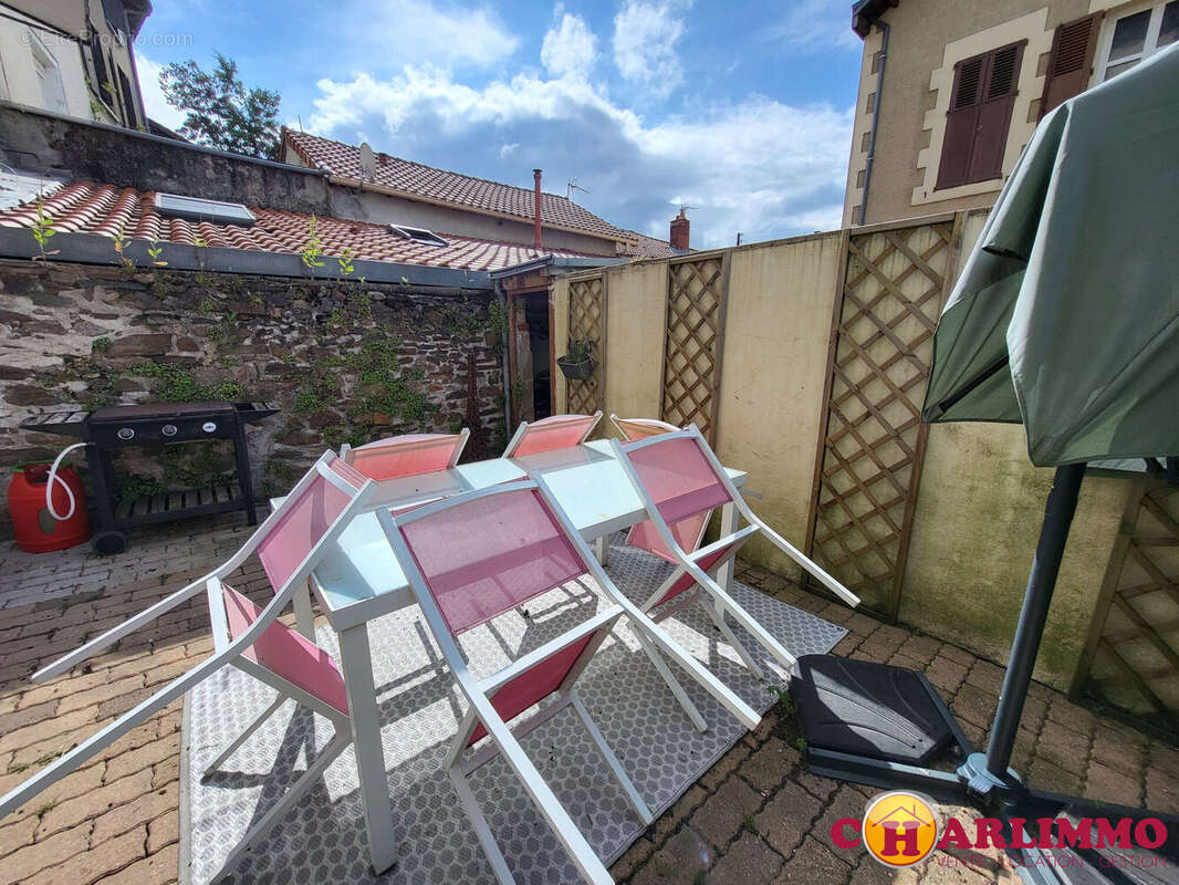 Maison à SAINT-JUNIEN