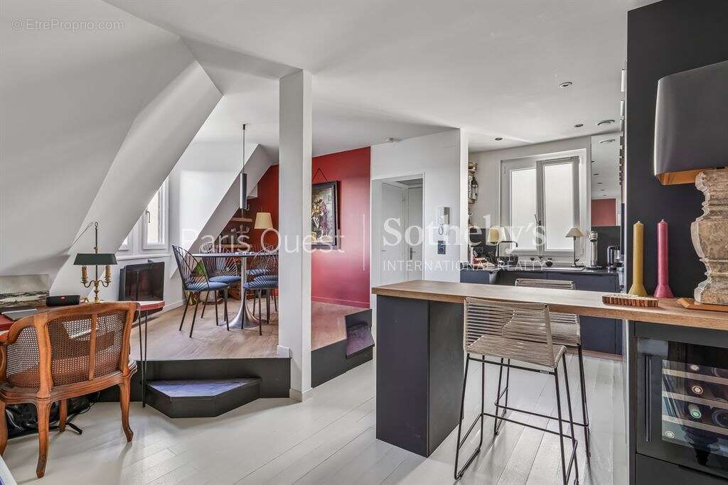 Appartement à NEUILLY-SUR-SEINE