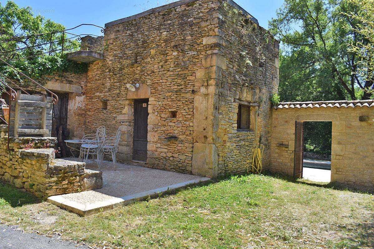 Propriété de gîtes Coly Saint Amand 18 pièce(s) 403 m2 - photo 13