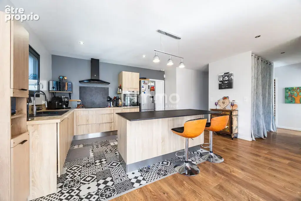 Maison familiale 6 pièces, au calme avec garage et piscine - photo 4