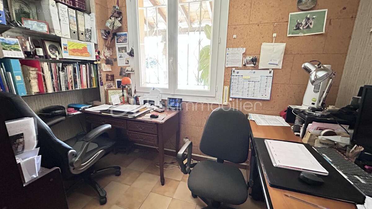 Maison à PEZILLA-LA-RIVIERE