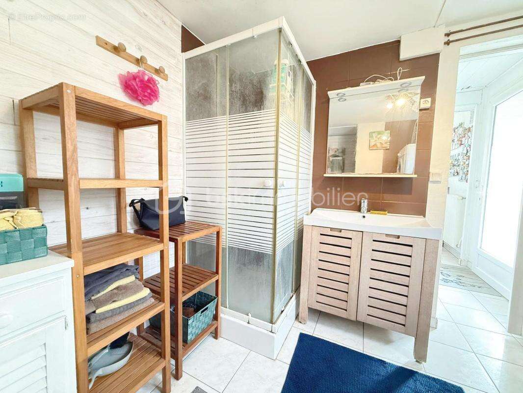 Maison à SAINTE-GENEVIEVE-DES-BOIS