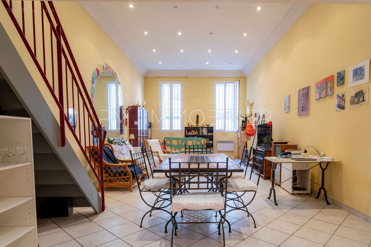 Appartement à MARSEILLE-1E