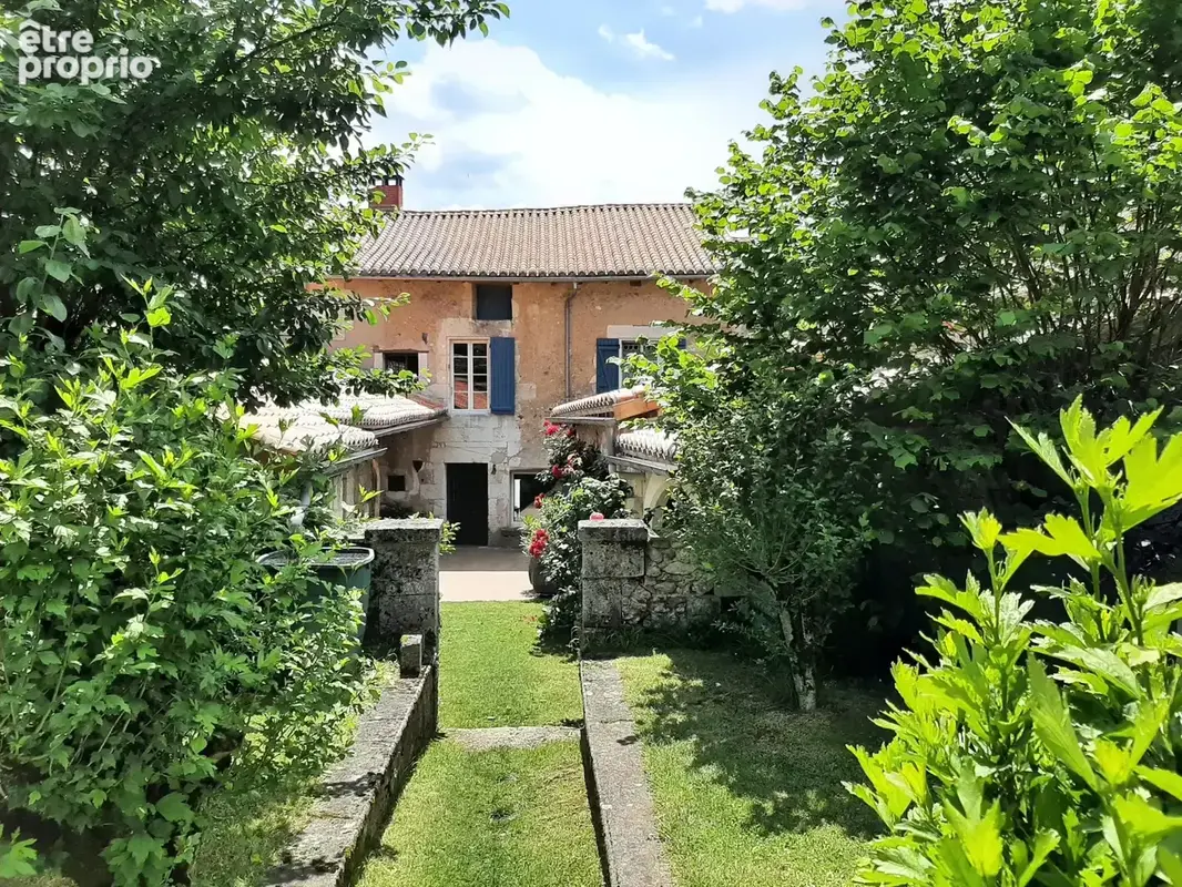 Charmante maison de village rénovée avec magnifique espace de vie extérieur et jardin clos - photo 18